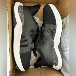 NWT: Under Armour women’s Charged Breathe LC TR Shoes